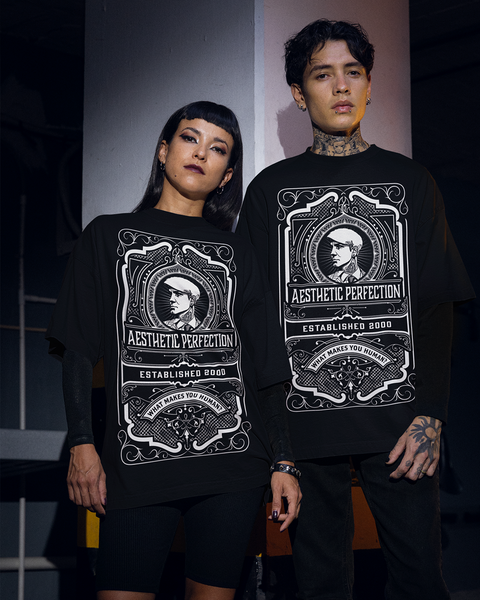 Gin Bottle // Unisex Tee